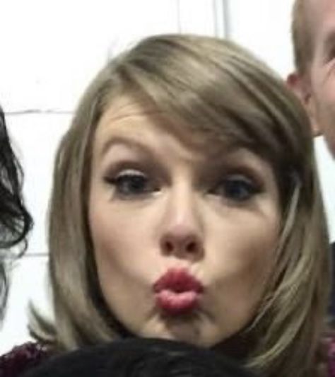 Taylor Swift Kiss, Kiss Face, Kissy Face, Blonde Cat, Kiss Makeup, Swift 3, Taylor Swift Pictures, Taylor Alison Swift, Role Models