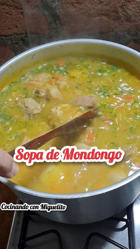 Sopa de Mondongo Colombiana 🇨🇴🇨🇴🇨🇴🇨🇴 | Una de la Sopa más Representativa de la Gastronomía Colombiana. #sopademondongo #mute #Santander | By Cocinando con Miguelito Colombian Recipes, Carne Guisada, Colombian Food, Soups, Iphone, 10 Things