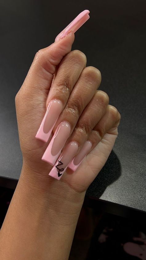 Name On Acrylic Nails, Long French Tip Nails Pink, Nails With Initial On It, Simple Long Acrylic Nails, Long Acrylic Nails Square, Tapered Square Acrylic Nails, Drip Nails, Beige Nails, Colored Acrylic Nails