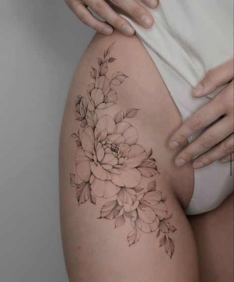 Floral Hip Tattoo, Tattoos To Cover Scars, Hip Thigh Tattoos, Beautiful Tattoos For Women, Hip Tattoos Women, 4 Tattoo, Back Tattoos For Guys, Incredible Tattoos, Pretty Tattoos For Women