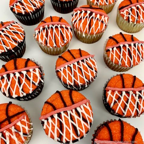 Today I’m sharing some easy and fun party ideas for your basketball watch party. It’s totally customizable to match your team’s favorite colors. #basketballgamefood #basketballfoos ideas #collegebasketballfood Basketball Watch Party, Basketball Treats, Ball Cupcakes, Basketball Cupcakes, March Madness Parties, Basketball Cookies, Ball Cookies, Basketball Cake, Basketball Birthday Parties