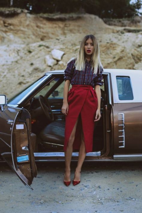 Alina Ceusan So Kate Louboutin, Casual Fashion Trends, Trendy Skirts, Moda Chic, Mode Casual, Outfit Trends, Red Outfit, Blogger Style, Mode Vintage