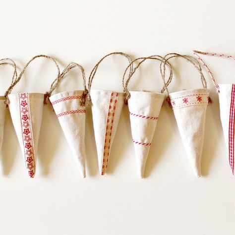 Set of 6 Handmade Scandinavian Christmas Decorations by AnneMetteHandmade on Etsy https://www.etsy.com/au/listing/168747976/set-of-6-handmade-scandinavian-christmas Danish Christmas, Scandinavian Christmas Decorations, Swedish Christmas, Mantel Decor, Nordic Christmas, Fabric Ornaments, Scandinavian Christmas, Winter Holidays, Scandinavian Style