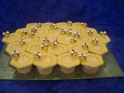 Beehive Cupcakes, Bumble Bee Cupcakes, Bee Birthday Cake, Bee Cupcakes, Honeycomb Cake, Yellow Cupcakes, First Birthday Cupcakes, Bee Birthday Party, Bee Cakes