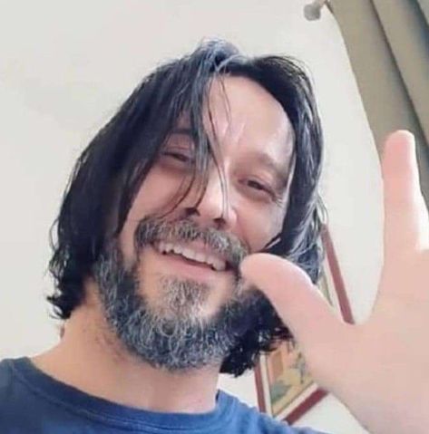 Keanu Reeves Selfie, Keano Reeves, Keanu Reeves Pictures, Keanu Reeves Life, Fake Ft Call, Selfie Picture, Keanu Reeves John Wick, Bra Image, Video Call With Boyfriend Screen Photo