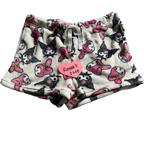 Brand New Nwot Pockets On Both Sides Drawstring Waist Fleece Fuzzy Pj Lounge Shorts Sizes Available M, Xl . Emo Shorts, Hello Kitty Outfit Aesthetic, Better 2024, Weird Style, Shorts Aesthetic, Sanrio Pink, Hello Kitty Clothes, My Melody Kuromi, Scene Outfits