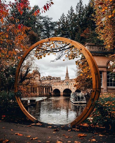 Glorious Britain on Instagram: “When you say Bath does it rhyme more with math or scarf? 🔎😁 Did you know that Bath is the largest city in Somerset? The World Heritage Site…” Bath Somerset, Theme Nature, Bath England, Uk Photos, Voyage Europe, Destination Voyage, Landscape Pictures, Stonehenge, Image Hd