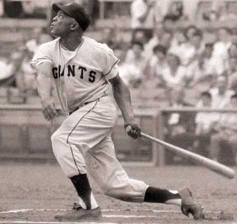 Rare Photos of Willie Mays | Sports Illustrated Sf Giants Baseball, Willie Mays, Baseball Pictures, Giants Baseball, Giants Fans, Sports Hero, Sports Figures, Sf Giants, National League