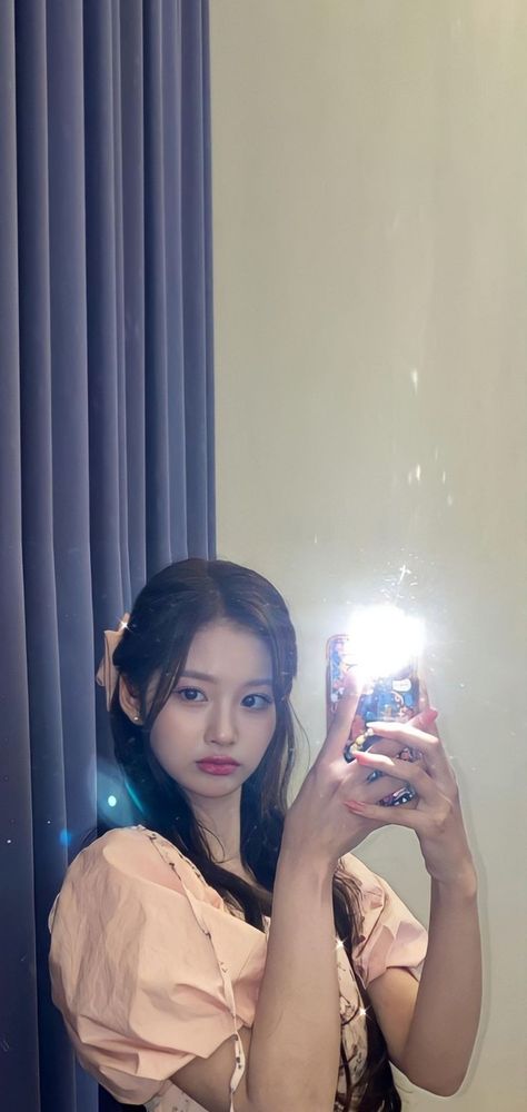 Sullyoon Mirror, Nmixx Wallpaper Lockscreen, Nmixx Sullyoon Wallpaper, Nmixx Wallpaper, Nmixx Sullyoon, K Wallpaper, Big Waves, Kpop Wallpaper, Perfect Body