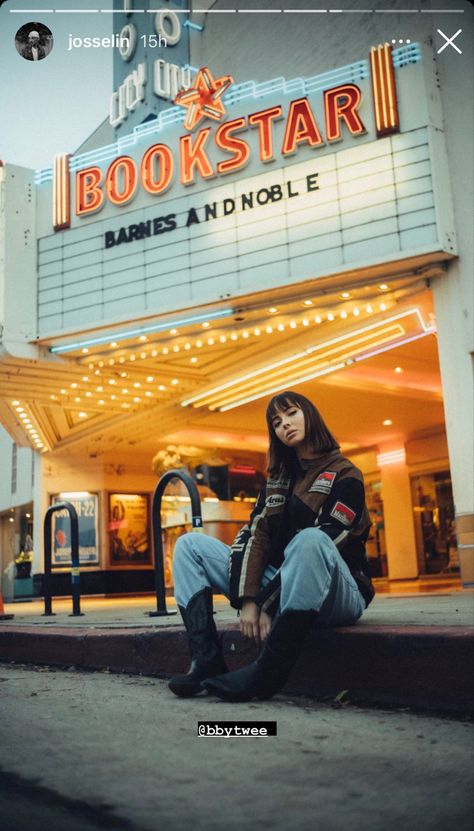 Retro Theatre Aesthetic, Movie Poster Photoshoot Ideas, Old Movie Theater Photoshoot, Movie Theater Photoshoot Ideas, Cinema Photoshoot Ideas, Broadway Photoshoot, 80s Poses, Movie Theatre Photoshoot, Movie Theater Photos