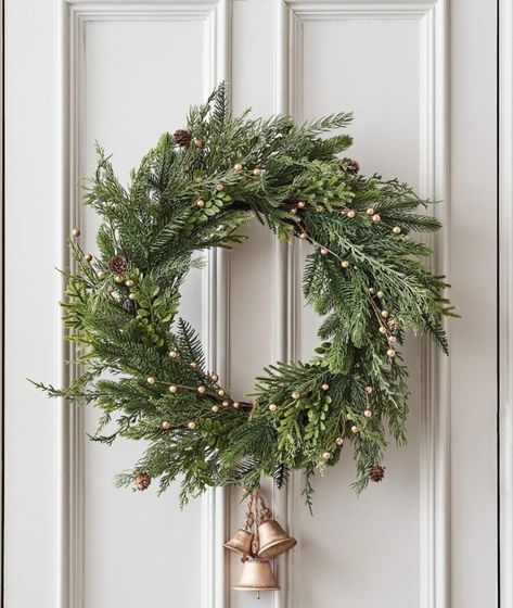 Birch Christmas Tree, Pine Christmas Wreath, Wreath Inside, Pinecone Christmas, Antique Bell, Foliage Wreath, Christmas Decorations Wreaths, Festive Wreath, Advent Wreath