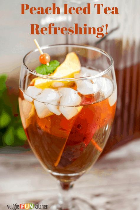 Peach Iced Tea Recipe, Homemade Iced Tea, Peach Iced Tea, Iced Tea Recipe, Breakfast Shakes, Peach Ice Tea, Tea Health Benefits, Iced Tea Recipes, Fresh Peaches