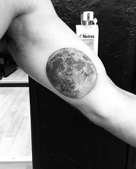 Full Moon Tattoo Men, Mens Moon Tattoo, Moon Tattoo Designs Men, Moon Tattoo For Men, Moon Tattoos For Men, Night Tattoo Ideas, Moon Tattoo Men, Moon Tattoo Designs For Men, To The Moon And Back Tattoo