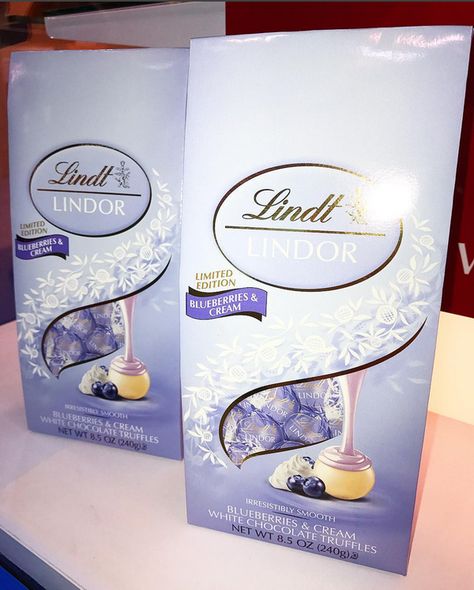 Lindor Chocolate Flavors, Choco Fresh, Lindt White Chocolate, Lindt Chocolate Truffles, Blueberry White Chocolate, Lindor Chocolate, Candy Decorations Diy, White Chocolate Truffles, Candy Club