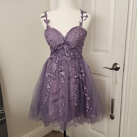 Tulle Lace Applique, Above The Knee, Tieback, Sweetheart Neckline. Was Purchased As A Demo For A Quinceaera And Was Never Used. Dress Is Fully Lined. See Pics. Approx Measurements 35.5" Bust 28.5" Waist 38.5" Hips 27.5" Length From Side All Offers Considered Bundle And Save Purple Hoco Dress, Purple Hoco, Hoco Dresses Purple, Elegant Homecoming Dresses, Dama Dresses, Dress Lavender, Quince Ideas, Purple Shorts, Dress Inspo