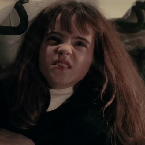 Hermione Funny Pictures, Harry Potter Funny Faces, Hermione Meme, Hermione Granger Funny, Bushy Hair, Emma Watson Harry Potter, Bad Pic, Harry Potter Memes Hilarious, Harry James