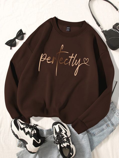 Café integral Casual Collar manga larga Tela Corazón,Letras Pullovers Embellished No-Elástico  Sudaderas de Mujer Stylish Hoodies, Trendy Dress Outfits, Women Sweatshirts, Trendy Outfits For Teens, Easy Trendy Outfits, Simple Trendy Outfits, Tomboy Fashion, Really Cute Outfits, Girls Fashion Clothes