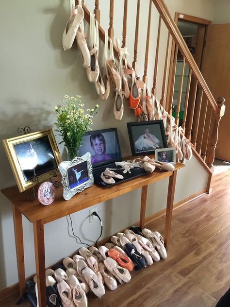 Welcome display in foyer for ballet dancer graduating high school. Adorable!!! Dance Graduation Party, Graduation Display, Recital Gifts, Graduation Reception, Senior Board, Graduating High School, Backyard Graduation Party, Dance Recital Gifts, Dance Decorations