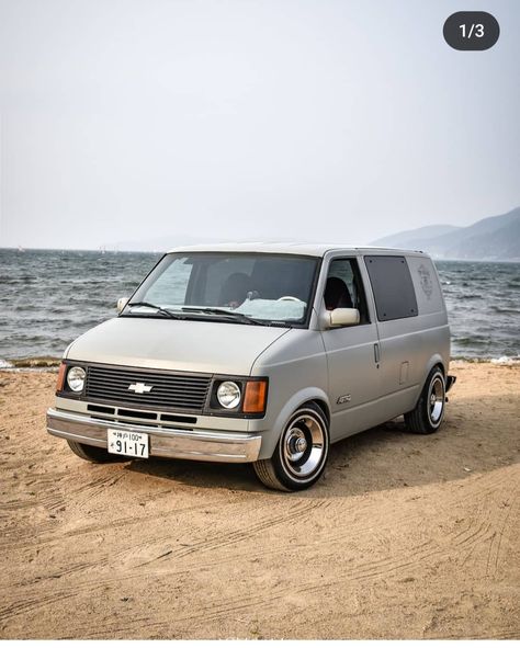 Chevy Astro Van, Mini Vans, Astro Van, Gmc Safari, Chevy Van, Cool Vans, Custom Vans, Van Conversion, Mini Van