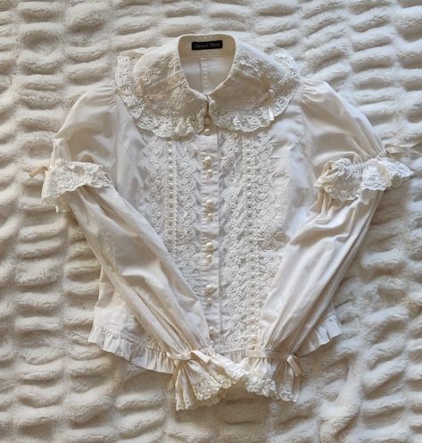 Lacey Blouse, Rose Lace, Lace Blouse, Outfits Ideas, Design Inspo, Lace Top, Wardrobe, Lace, Fashion Design