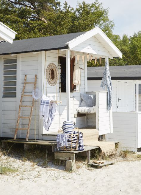 Beach House Room, Beach Home Interiors, Beach House Renovation, Beach House Furniture, Beach Cabin, Tropical Home Decor, House By The Sea, Interior Pictures, Beach Shack