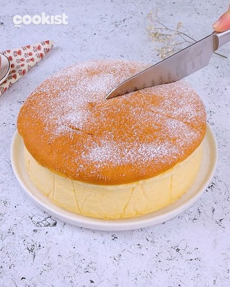 Fluffy cake: how to make it super fluffy like a cloud | cake, mouth, cloud | So soft, it will melt in your mouth! | By Cookist Wow | Facebook Mouth Cloud, Cookist Wow, Fluffy Cake, Cloud Cake, Dessert Bites, Egg Yolks, Melt In Your Mouth, Small Bites, Egg Yolk