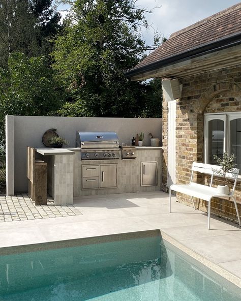 One of our favourite Whistler projects to date - an outdoor kitchen that seamlessly blends style and functionality ⭐️ Featuring a state-of-the-art Whistler BBQ taking centre stage, surrounded by prep space and a built-in side burner for additional cooking space. Not to mention the pool!! 👏🏼 #OutdoorKitchenDesign #BBQGoals #OutdoorEntertaining #whistlergrills #outdoorliving #outdoorcooking #gardendesign #gardeninspiration Propane Gas Grill, Built In Bbq, Outside Patio, Blue Led Lights, My Beauty, Outdoor Bbq, If Only, Whistler, Gas Grill