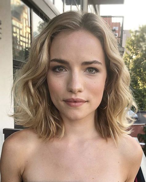 Willa Fitzgerald Dare Me, Plastic Surgery Facts, Willa Fitzgerald, Aesthetic Surgery, Plastic Surgery Procedures, Star Beauty, Breast Reduction, Yale University, Nose Job