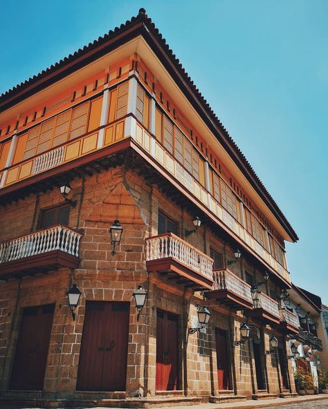 Tourism Philippines AU & NZ on Instagram: “The Casa Manila Museum depicts architecture and design inspired from Spanish architects. Located in Intramuros, Manila, the building is a…” Philippine Colonial Architecture, Casa Manila Intramuros, Intramuros Manila Photography, Intramorus Manila, Spanish Era Philippines Aesthetic, Spanish Colonial Philippines, Architecture Philippines, Casa Manila, Colonial Philippines