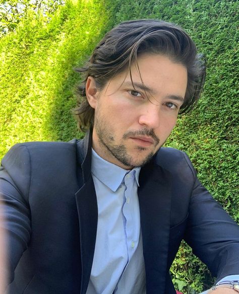 Thomas Mcdonnell, Thomas Mcdonell, Happy Labour Day, The 100 Characters, Wallpaper Landscape, Iphone Wallpaper Landscape, Edit Ideas, Cartoon Profile, Cartoon Profile Pictures