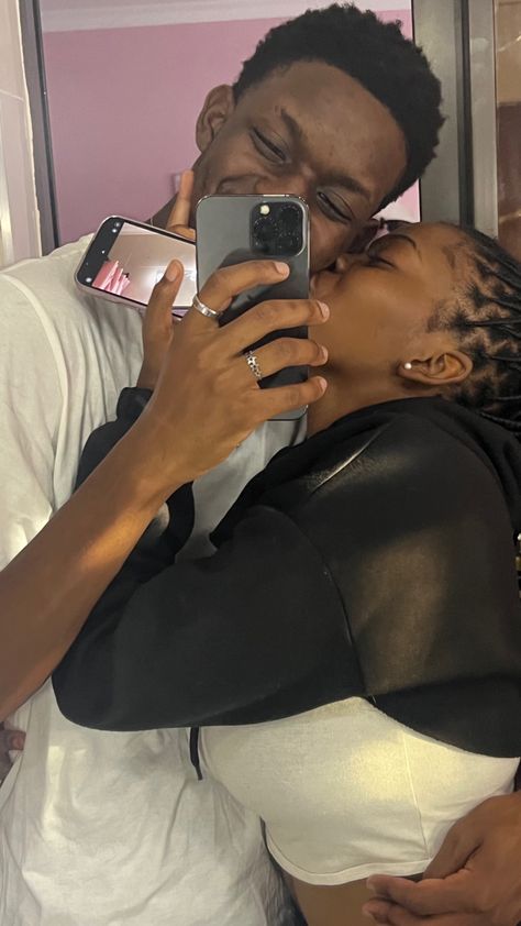 Cute Black Couple Aesthetic, Dark Skin Couples, Swag Couples, Flipagram Instagram, Black Couple, Image Swag, Black Love Couples, Couples Vibe, Black Couples Goals