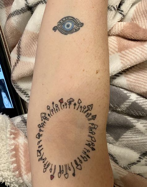 Fairy Ring tattoo Mushroom Fairy Ring Tattoo, Mushroom Ring Tattoo, Fairy Circle Tattoo, Fairy Ring Tattoo, Circle Tattoo Meaning, Fairy Circle, Ring Tattoo, Circle Tattoo, Mushroom Tattoos