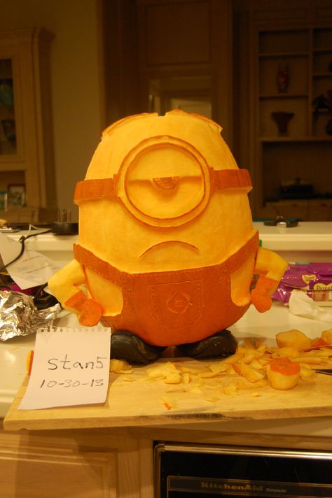 Pumkin Carving Crazy, Pumpkin Carving Ideas Minions, Pumpkin Carving Minion, Pumkin Carving Ideas Creative Easy, Pumpkins Designs, Minion Pumpkin Carving, Halloween Pumpkins Carvings Designs, Funny Pumpkin Carvings, Unique Pumpkin Carving Ideas