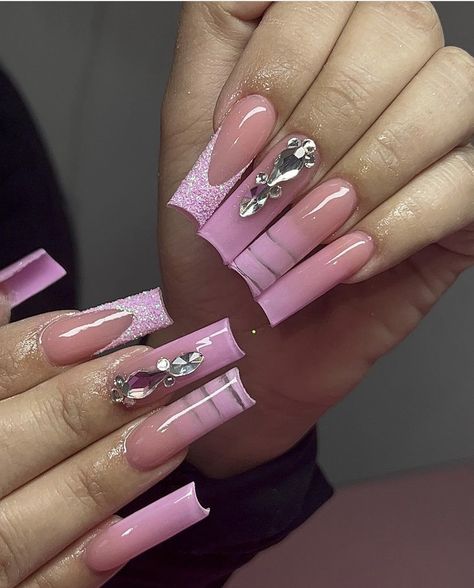 Latina Nail Designs, Nail Designs Pink, Pink Nail Inspo, Gucci Nails, Stylish Nails Designs, Colored Acrylic Nails, Simple Acrylic Nails, Short Square Acrylic Nails, Unique Acrylic Nails