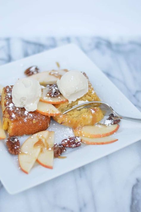 cornbread french toast Sliced Apples, Cornbread Mix, Toasted Pecans, Cookie Scoop, Apple Slices, Pecans, Caprese Salad, Caramel Apples, Food Design