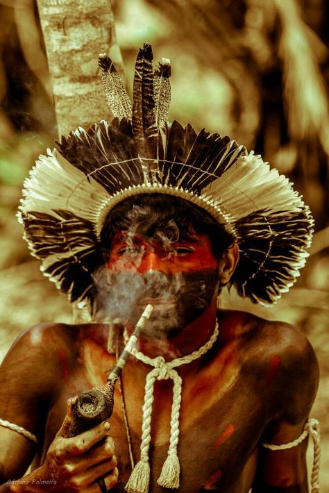 National Geographic Photography People, Amazonian Aesthetic, Septum Nose Piercing, Amazon People, National Geographic Photography, Amazon Tribe, Amazon Rainforest, Male Art, Spiritual Art