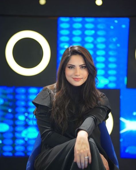 Neelam Muneer in Har Lamha Purjosh Show Neelum Munir, Neelam Munir, Hindi Photo, Neelam Muneer, Wedding Hair Trends, Khuda Aur Mohabbat, Blazer Outfits Men, Black Attire, Beautiful Wolves