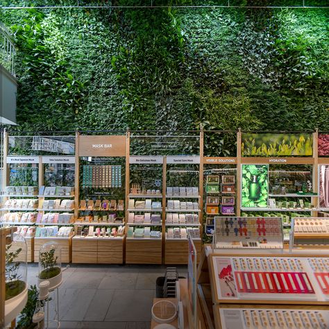 One Manhattan Square, Body Shop Store, Herbalist Shop, Reception Waiting, Indoor Playroom, Supermarket Design, Biophilic Design, Retail Shelving, Nyc Design