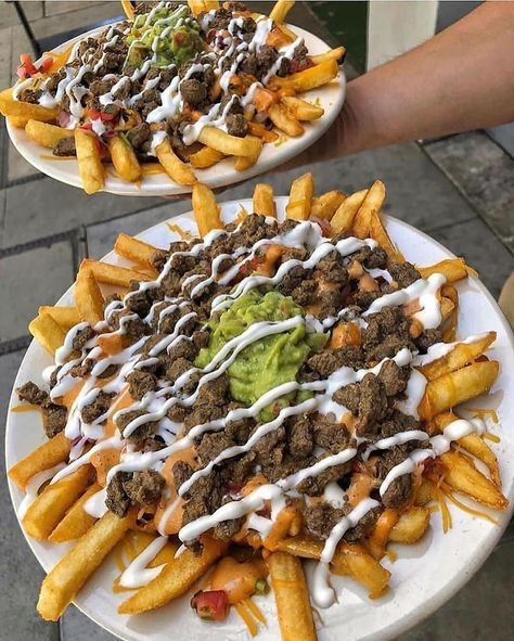 Fries Aesthetic, Carne Asada Fries, Tastemade Recipes, Junk Food Snacks, Pub Food, Tasty Foods, Food Tasting, Carne Asada, Food Goals