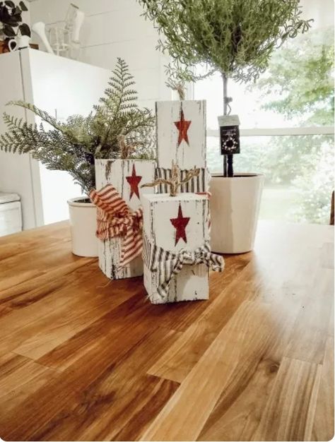 I made some neutral patriotic decor. These wooden firecrackers are so fun to make! Rustic Flags, Fourth Of July Decorations, Vintage Crate, 4th July Crafts, Diy Planter Box, Wooden Flag, Wood Flag, Framed Flag, Cottage Style Decor