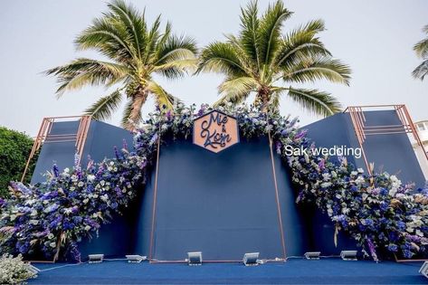 Wedding Columns, Chinese Wedding Decor, Muslimah Wedding, Indoor Wedding Ceremonies, Photo Backdrop Wedding, Wedding Stage Design, Florist Design, Wedding Ceremony Arch, Wedding Backdrop Design