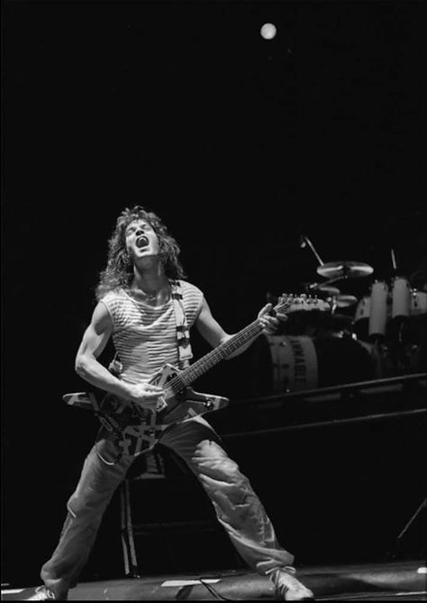 Van Halen Band, Van Halen 5150, Guitar Legends, Famous Guitars, Hair Metal, 90s Rock, David Lee Roth, Best Guitarist, Old School Music