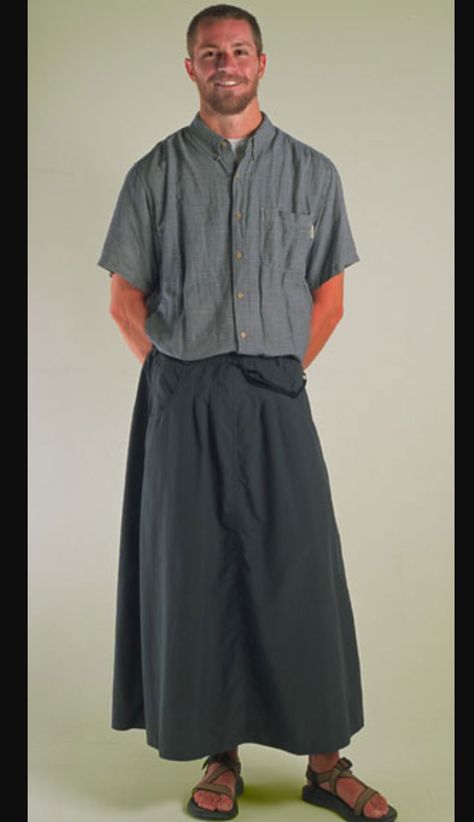 Good shirt and midi skirt combo. Men In Skirts, Non Binary Fashion, Guys In Skirts, Men Wearing Skirts, Gender Fluid Fashion, Queer Fashion, Mens Trendy Outfits, Mens Outfit Inspiration, Move Forward