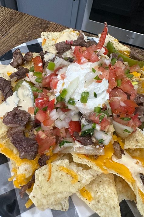 Steak Nachos Recipe, Cooking In The Midwest, Veggie Nachos, Steak Nachos, Nachos Ingredients, Steak Dinners, Nacho Toppings, Air Fryer Steak, Sausage Potatoes