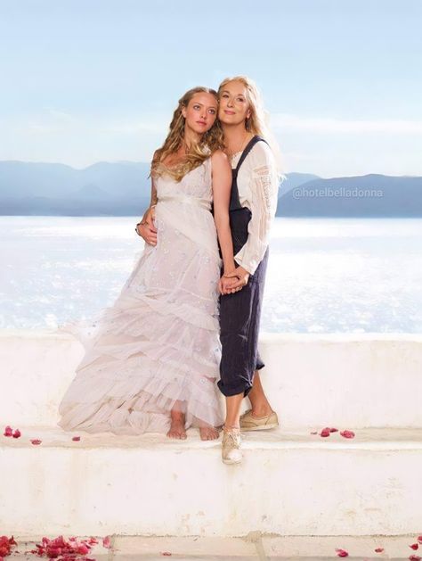 Mamma Mia Wedding Dress, Aesthetic Mamma Mia, Mamma Mia Wedding, Funny Tricks, Donna Sheridan, Does Your Mother Know, Here I Go Again, Movie Aesthetic, Summer Movie