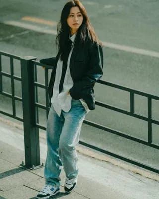 [WDYWT]Took some shots in Seoul wearing my daddy’s jacket from 20 years ago : #streetwear Walking Pose Perspective, People Leaning Against A Wall, Arms Crossed Leaning Pose, Leaning On Counter Pose Reference, Person Leaning On Railing Reference, Leaning On A Railing Pose, Standing Against Wall Pose, Working Pose Reference, Leaning Against Counter Pose