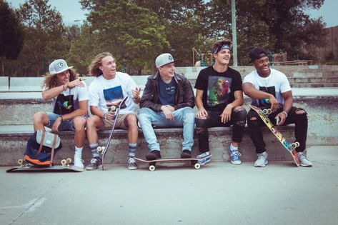 five group of men sitting together with their skateboards photo – Free People Image on Unsplash Good Rock Songs, Male Friendship, Slang Words, Dating World, Types Of Guys, Rock Songs, Best Rock, Inside Jokes, Popular Culture