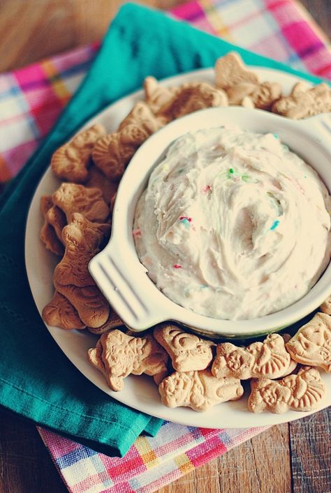 Funfetti Cake Dip - Eat Yourself Skinny Funfetti Cake Dip, Funfetti Dip, Stella And Dot Jewelry, Cake Dip, Funfetti Cake Mix, Funfetti Cake, Kids Recipes, Plain Yogurt, Animal Crackers