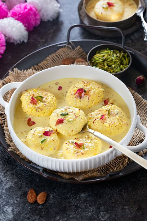 Rasmalai Recipe Rasmalai Aesthetic, Rasmalai Photography, Sweet Dishes Indian, Sweets Snap, Rasmalai Recipe, Pakistani Cuisine, Easy To Make Appetizers, Cheap Meal Ideas, Sweet Dish