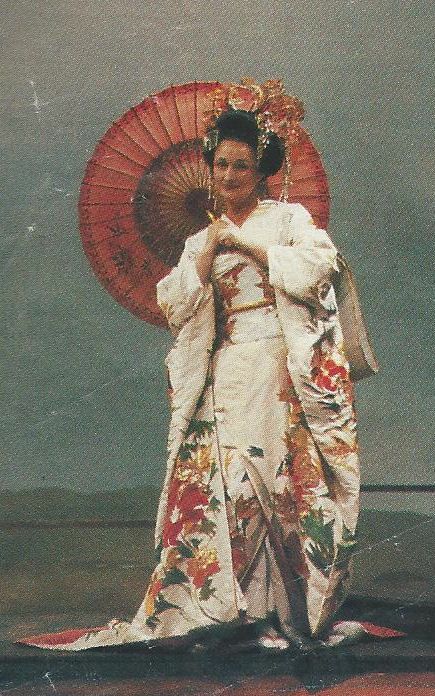 Came across this nice if crinkly photo of Joan Carden as Madam Butterfly in her elaborate wedding kimono. The Aus Opera stores burnt down & I had to fly out & re-do the entire show. That was a lot of embroidered kimonos I can tell you. Japan Costume, Elaborate Wedding, Butterfly Kimono, Madam Butterfly, Costume Sketches, Madama Butterfly, Butterfly Costume, Madame Butterfly, Embroidered Kimono